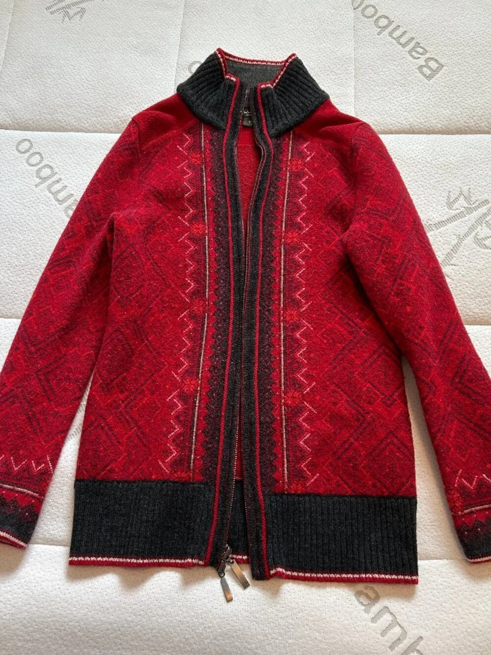 EDDIE BAUER WOMEN'S 4-PIECE WOOL SWEATER SET SIZE M RED/GRAY/BLACK